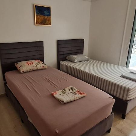 Gerys House Apartment Nikiana Bagian luar foto
